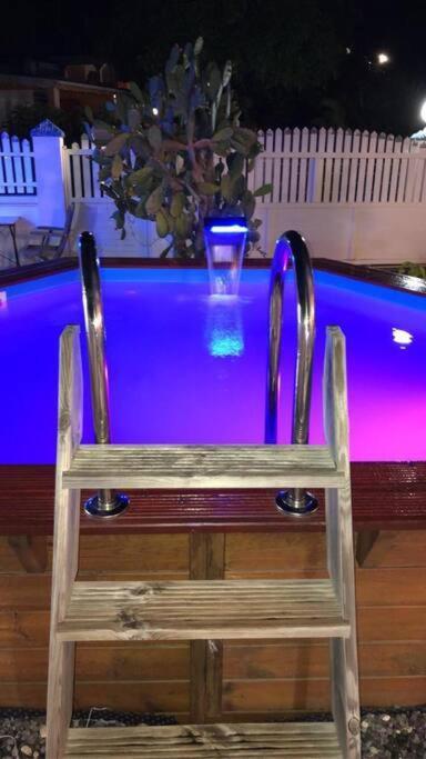 Le Sable Bleu - Evasion Tropicale A Sainte-Anne - Plage 5Min - Piscine - Parking - Logement Climatise - Vue Sur Les Palmiers - Parfait Pour Sejours En Famille Ou Entre Amis Esterno foto