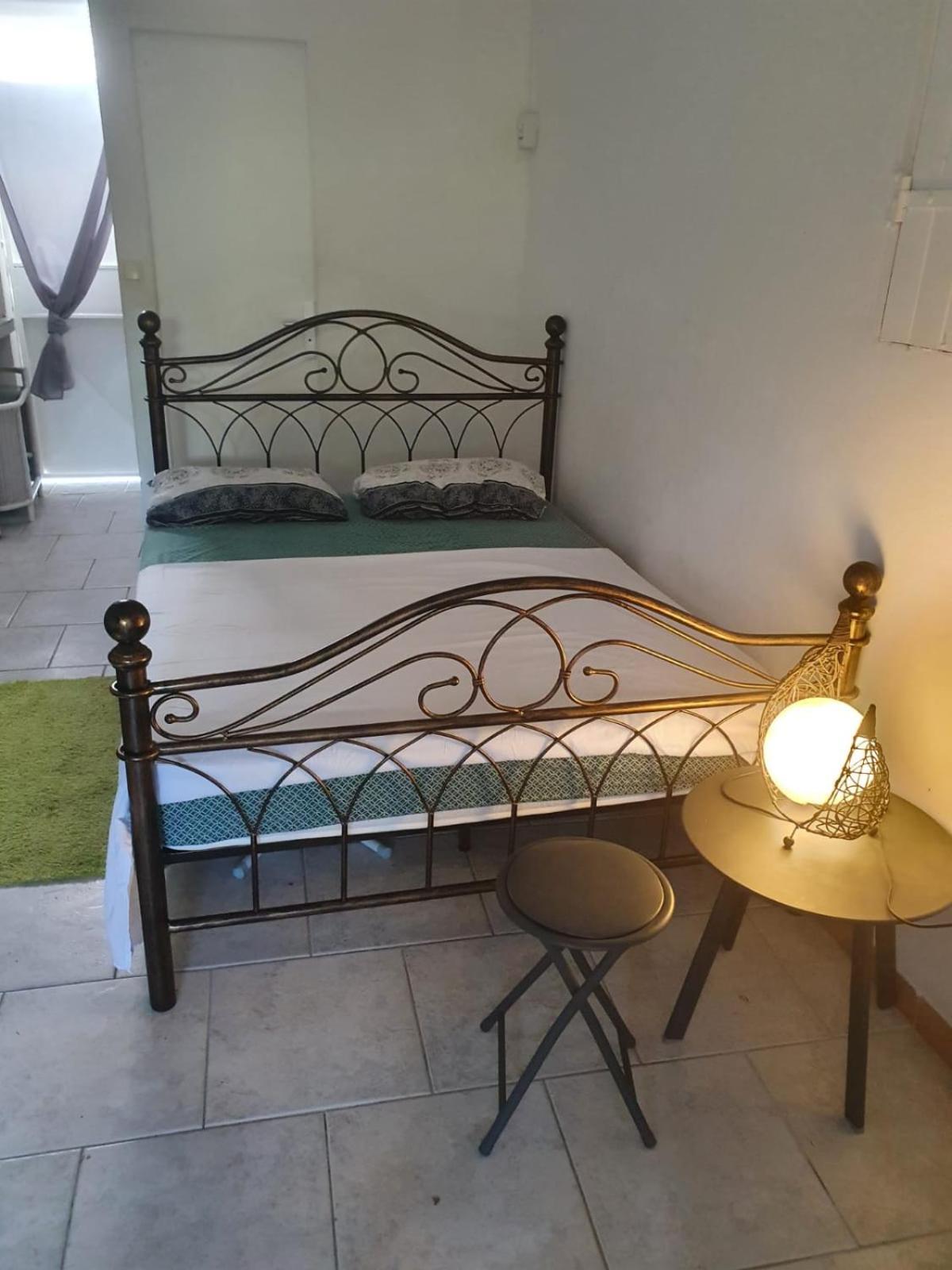 Le Sable Bleu - Evasion Tropicale A Sainte-Anne - Plage 5Min - Piscine - Parking - Logement Climatise - Vue Sur Les Palmiers - Parfait Pour Sejours En Famille Ou Entre Amis Esterno foto