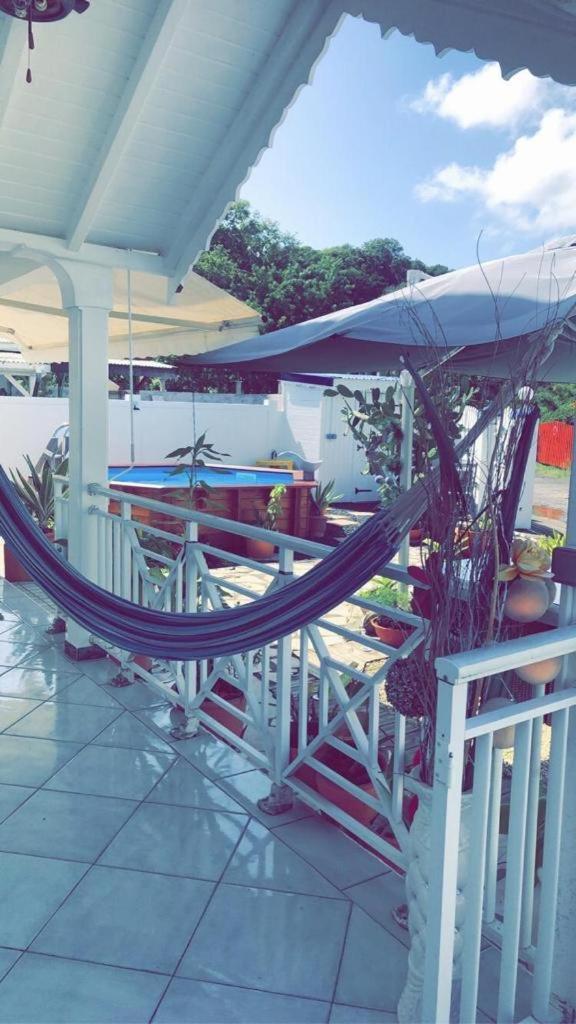 Le Sable Bleu - Evasion Tropicale A Sainte-Anne - Plage 5Min - Piscine - Parking - Logement Climatise - Vue Sur Les Palmiers - Parfait Pour Sejours En Famille Ou Entre Amis Esterno foto