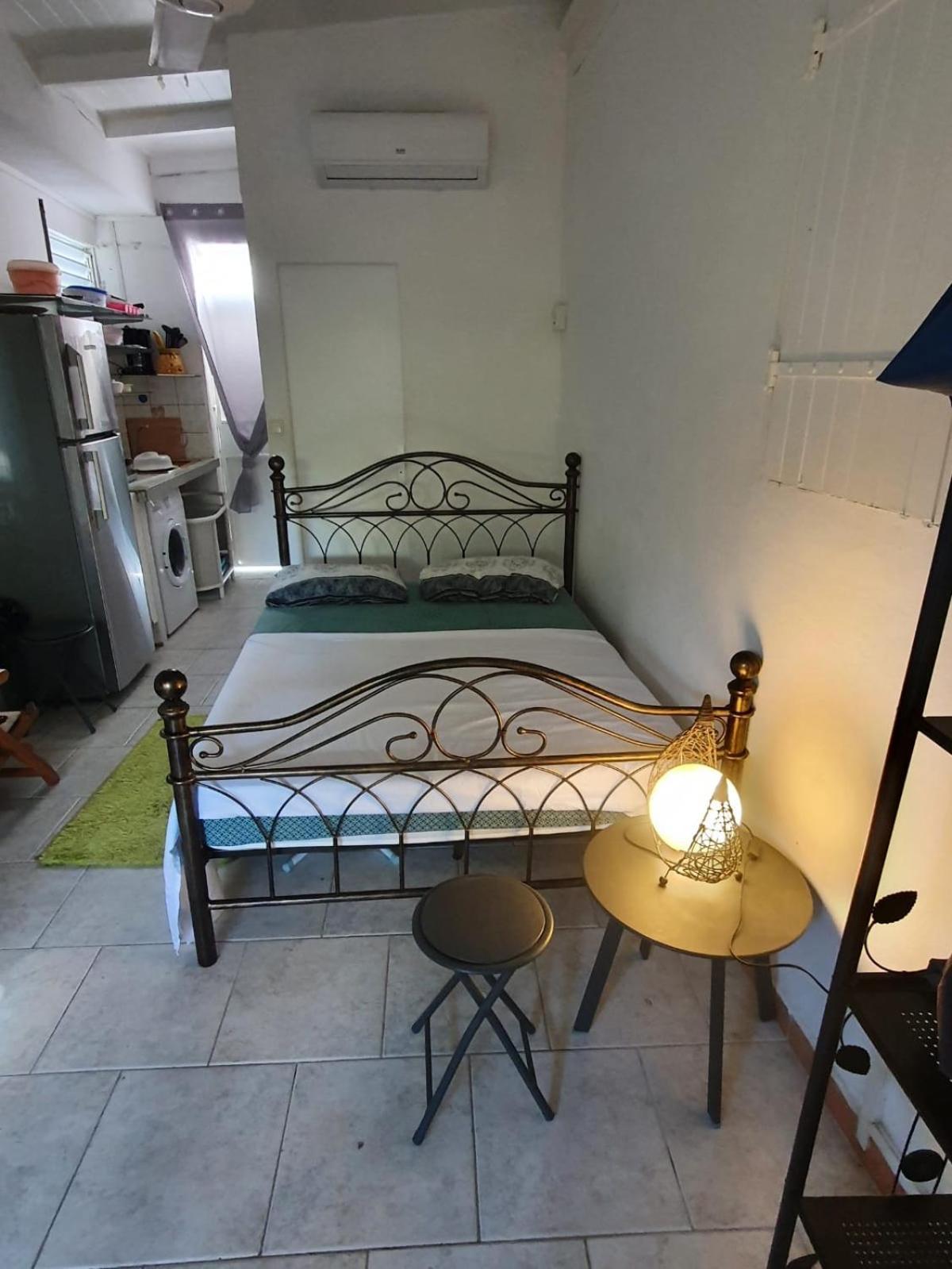 Le Sable Bleu - Evasion Tropicale A Sainte-Anne - Plage 5Min - Piscine - Parking - Logement Climatise - Vue Sur Les Palmiers - Parfait Pour Sejours En Famille Ou Entre Amis Esterno foto