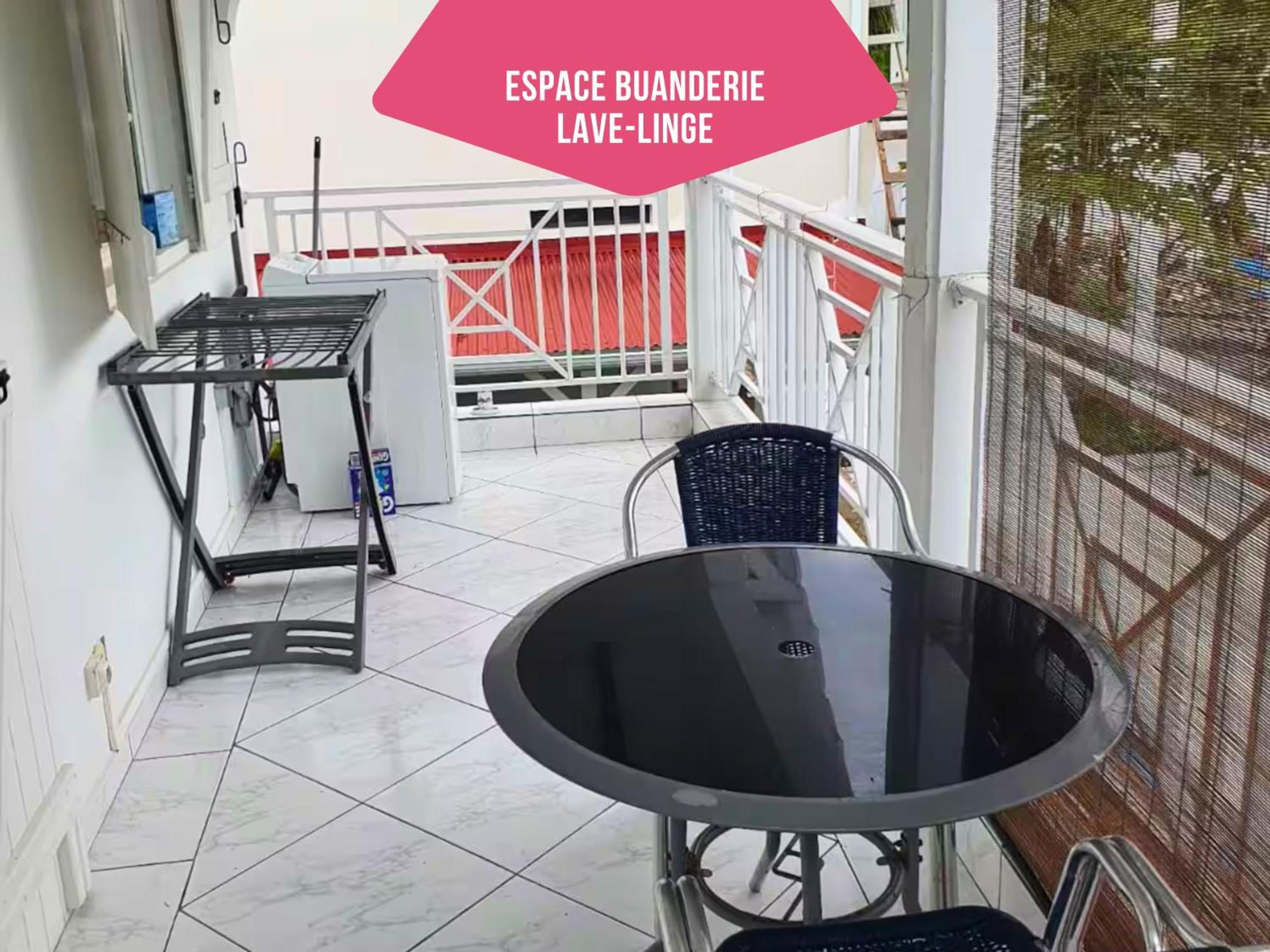 Le Sable Bleu - Evasion Tropicale A Sainte-Anne - Plage 5Min - Piscine - Parking - Logement Climatise - Vue Sur Les Palmiers - Parfait Pour Sejours En Famille Ou Entre Amis Esterno foto